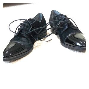 💸⬇️ Donald Pliner black loafers. NWT